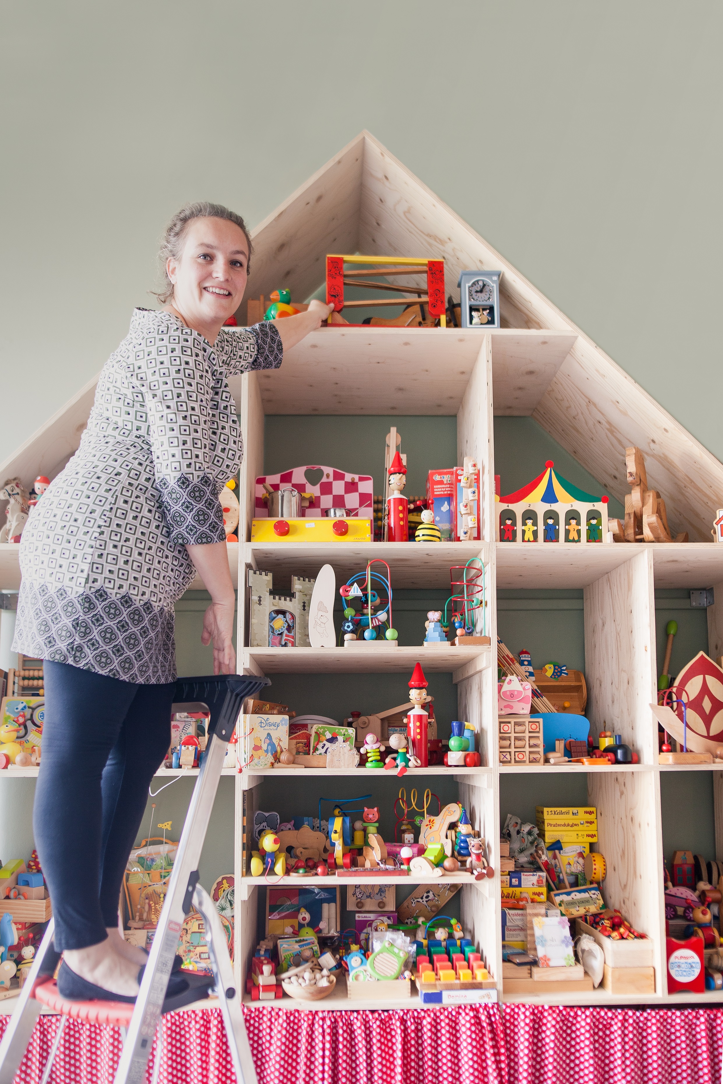 Aanzienlijk kasteel onderwijzen Vera geeft tweedehands houten speelgoed opknapbeurt | Zootje Geregeld |  Zootje Geregeld